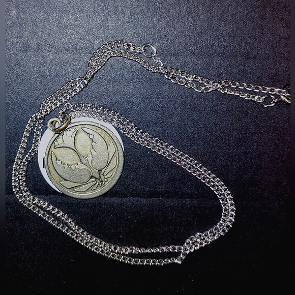 Swallow Bird Pendant Silver Color Necklace - Picture 6 of 8